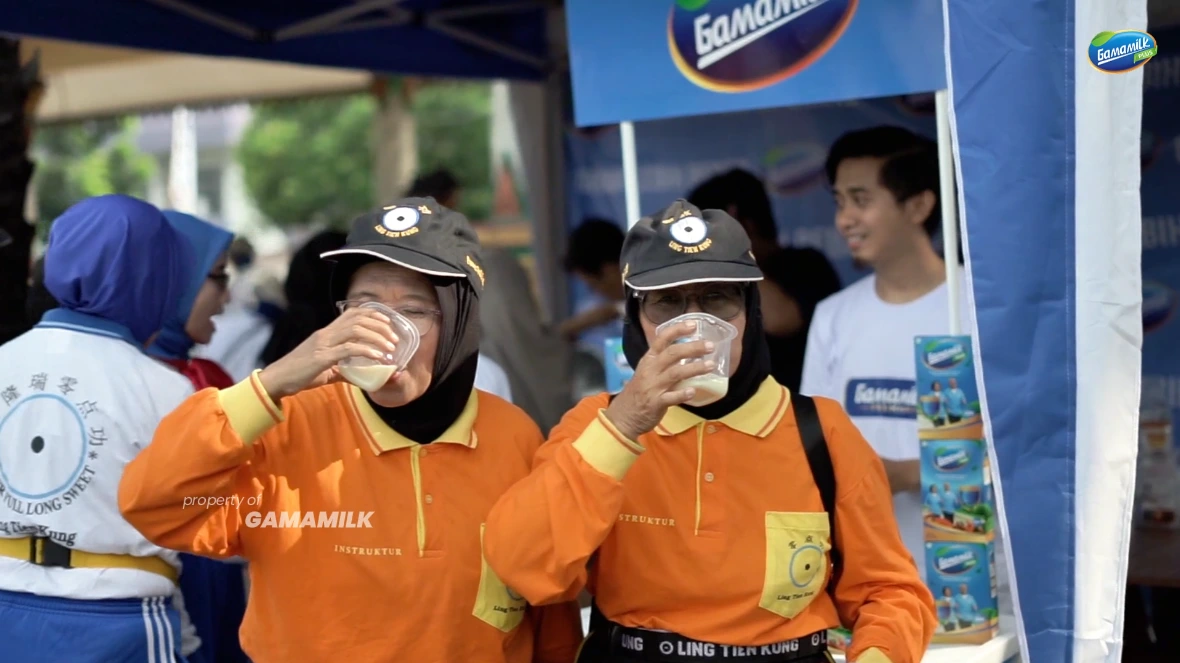 antusiasme peserta ling tien kung mencoba susu gamamilk